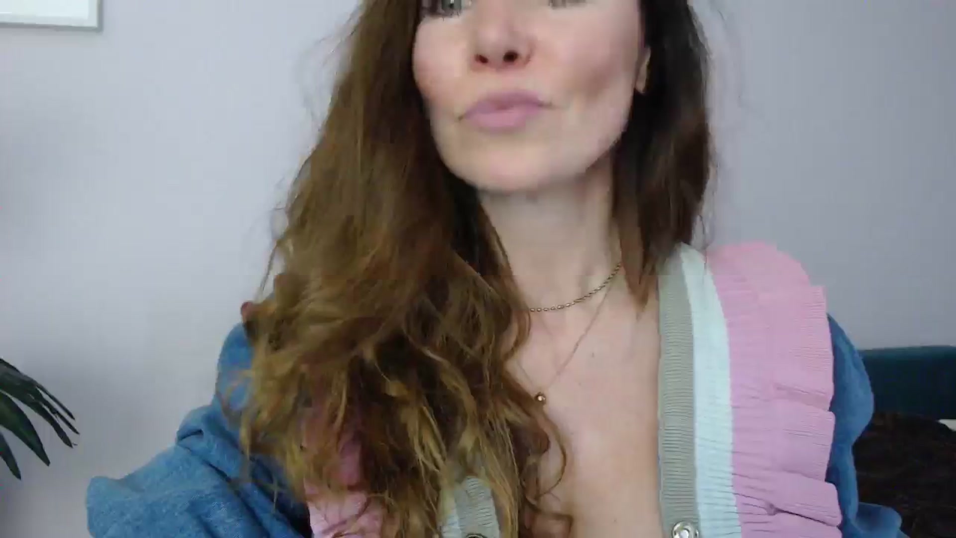 Gallery image thumbnail from Delilah_sweet's myfreecams stream on, 04/15/2025, 16:42 image 14 of 20