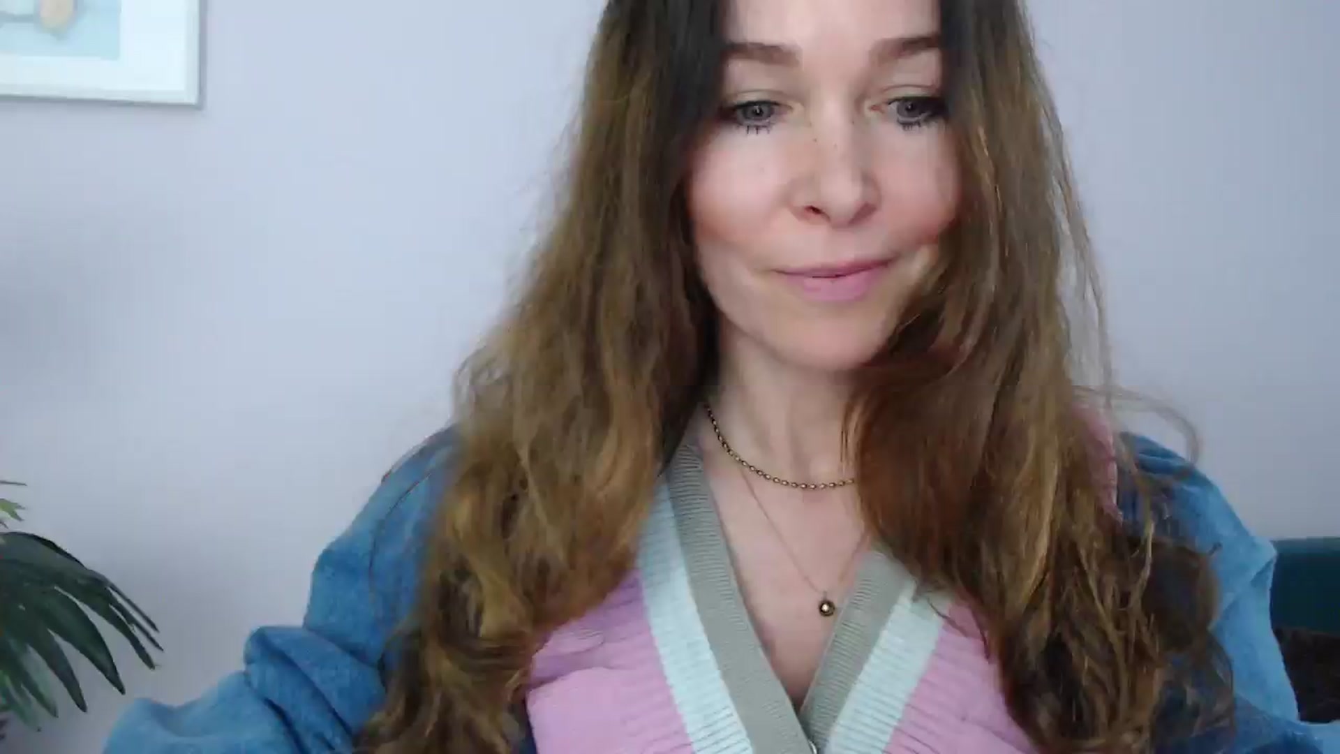 Gallery image thumbnail from Delilah_sweet's myfreecams stream on, 04/15/2025, 16:42 image 1 of 20