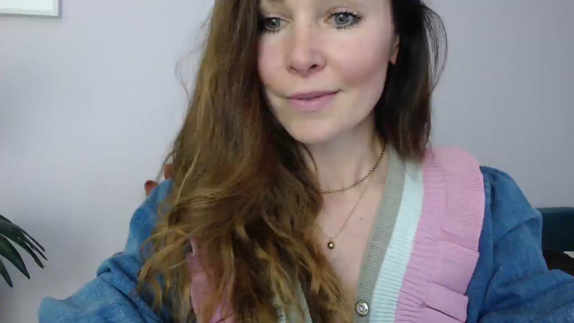 Gallery image thumbnail from Delilah_sweet's myfreecams stream on, 04/15/2025, 16:42 image 12 of 20