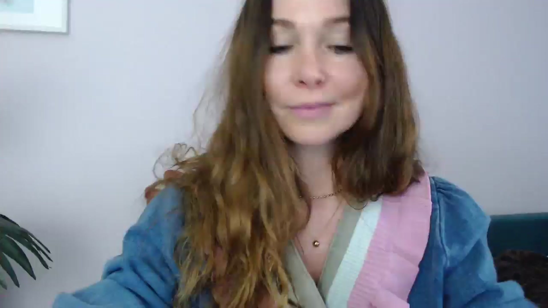 Gallery image thumbnail from Delilah_sweet's myfreecams stream on, 04/15/2025, 16:42 image 4 of 20