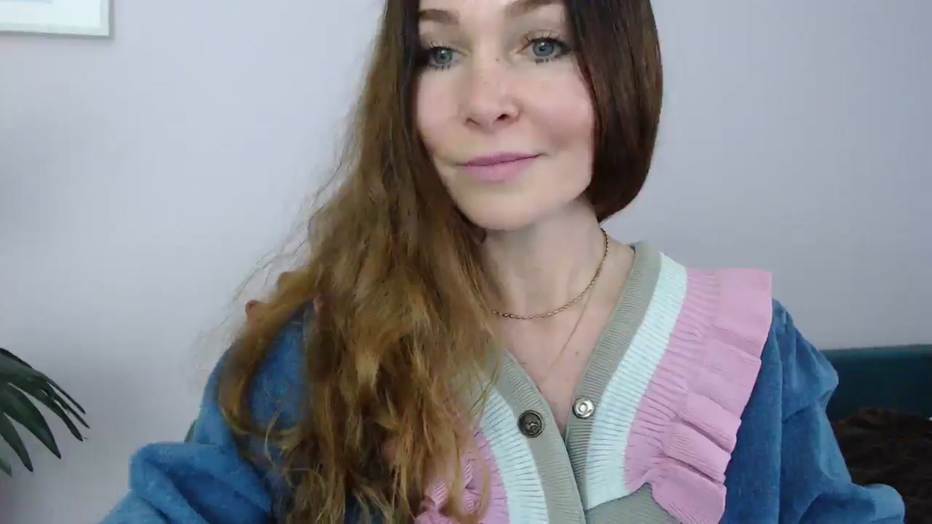 Gallery image thumbnail from Delilah_sweet's myfreecams stream on, 04/15/2025, 16:42 image 6 of 20