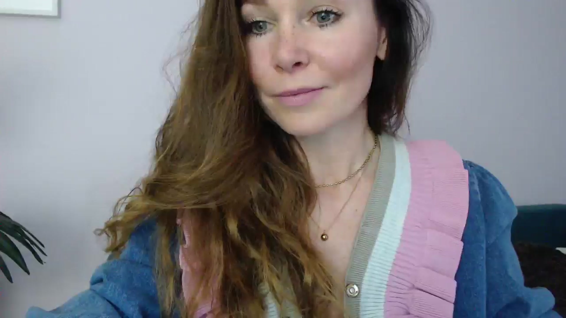 Gallery image thumbnail from Delilah_sweet's myfreecams stream on, 04/15/2025, 16:42 image 11 of 20