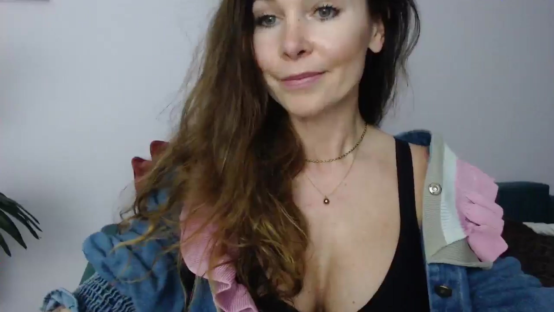 Gallery image thumbnail from Delilah_sweet's myfreecams stream on, 04/15/2025, 18:08 image 11 of 20