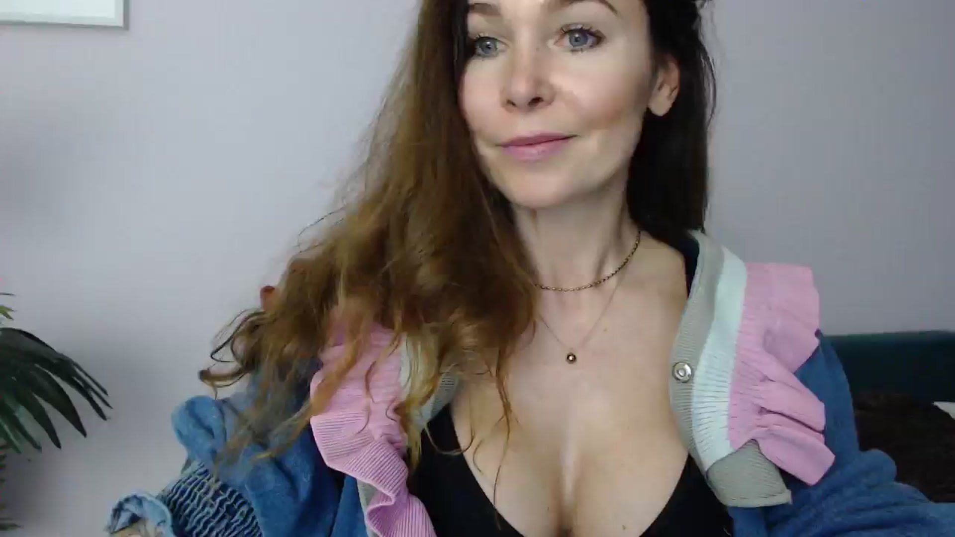 Gallery image thumbnail from Delilah_sweet's myfreecams stream on, 04/15/2025, 18:08 image 8 of 20