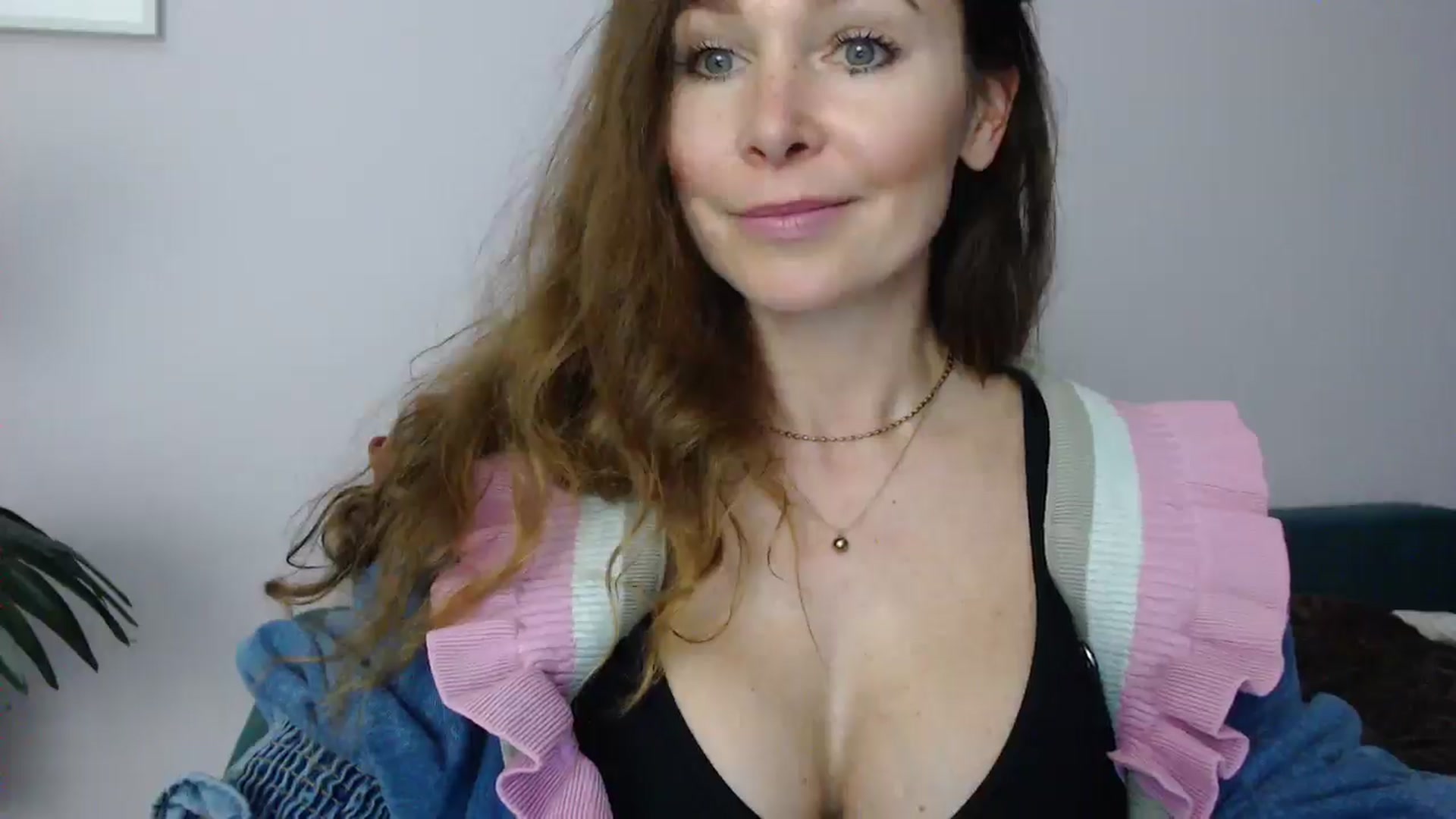 Gallery image thumbnail from Delilah_sweet's myfreecams stream on, 04/15/2025, 18:08 image 5 of 20