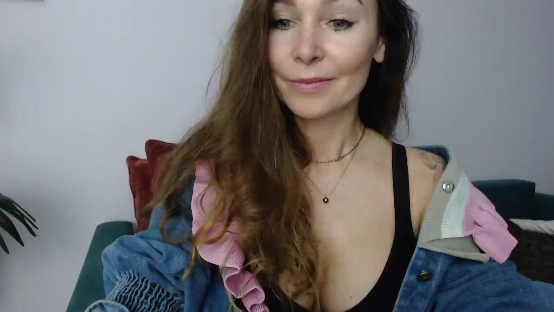 Gallery image thumbnail from Delilah_sweet's myfreecams stream on, 04/15/2025, 18:08 image 13 of 20
