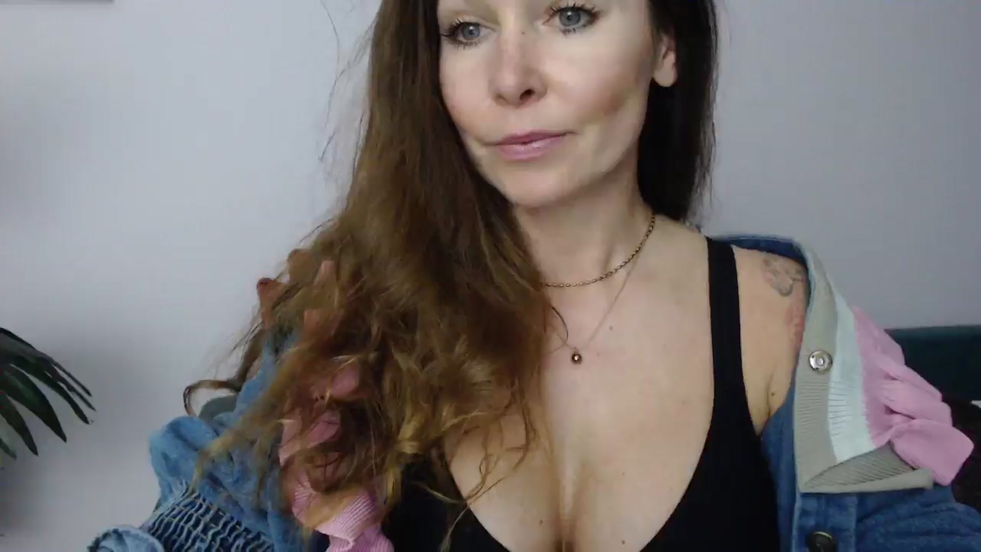 Gallery image thumbnail from Delilah_sweet's myfreecams stream on, 04/15/2025, 18:08 image 10 of 20