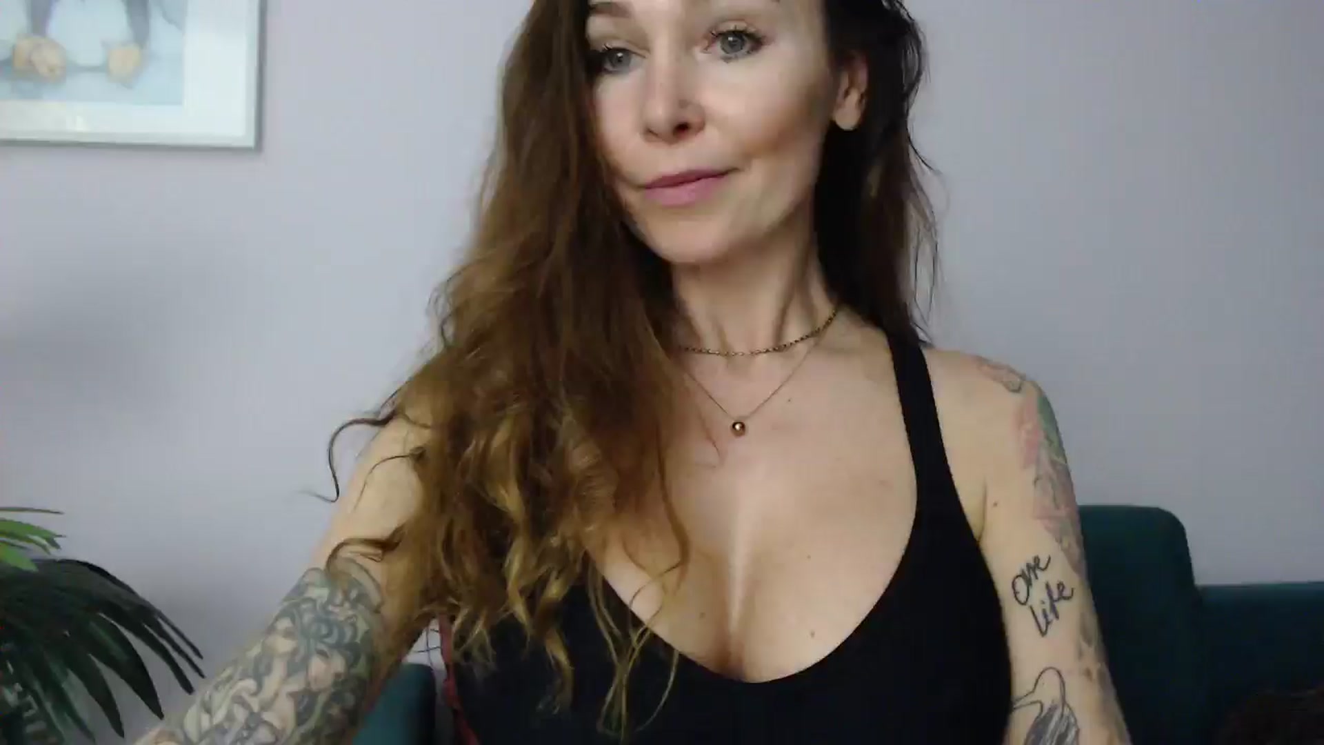 Gallery image thumbnail from Delilah_sweet's myfreecams stream on, 04/15/2025, 18:26 image 9 of 20