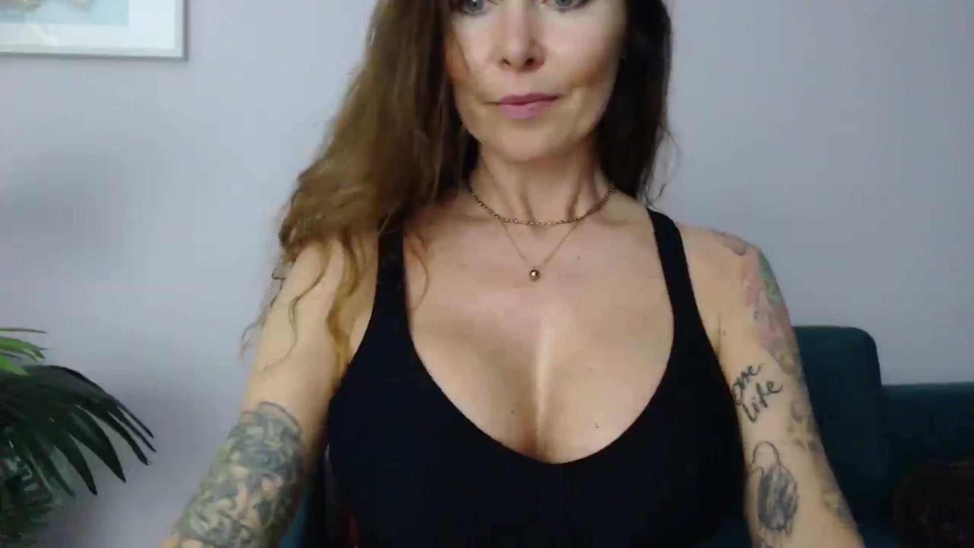 Gallery image thumbnail from Delilah_sweet's myfreecams stream on, 04/15/2025, 18:26 image 12 of 20