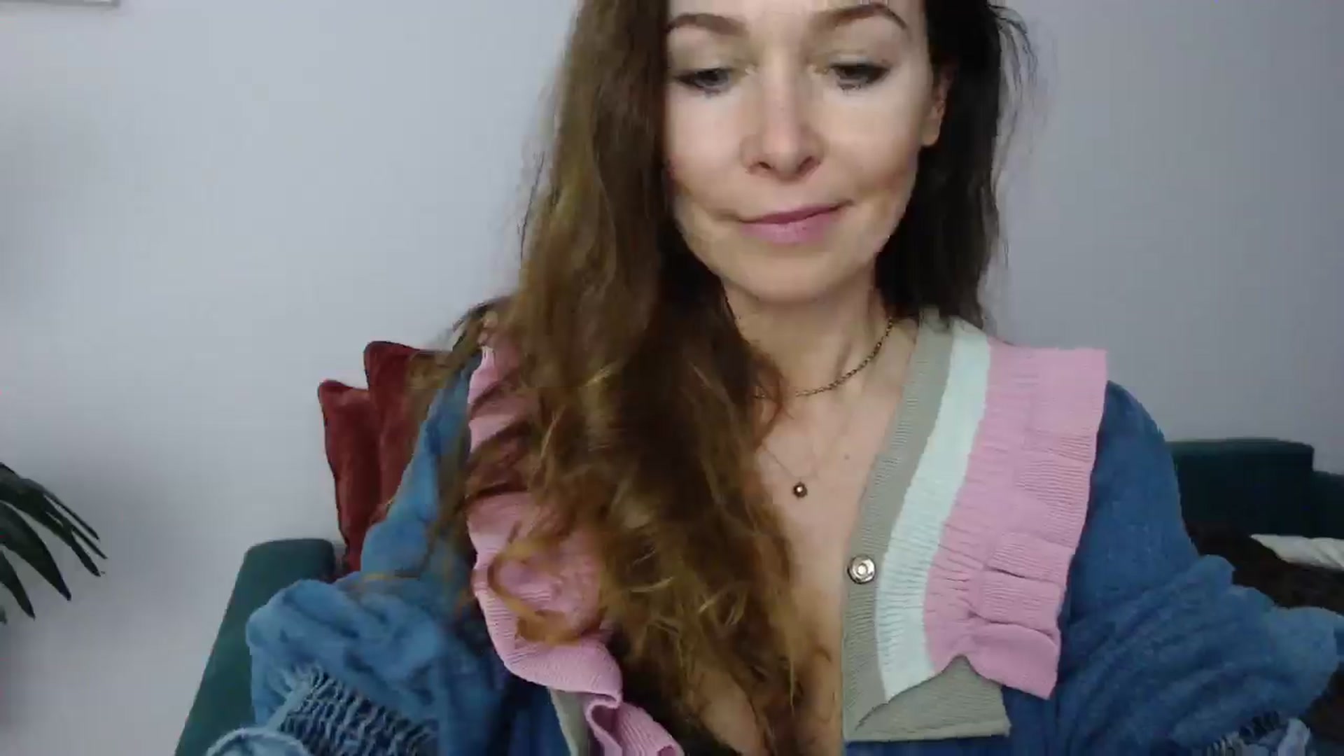 Gallery image thumbnail from Delilah_sweet's myfreecams stream on, 04/15/2025, 18:26 image 2 of 20
