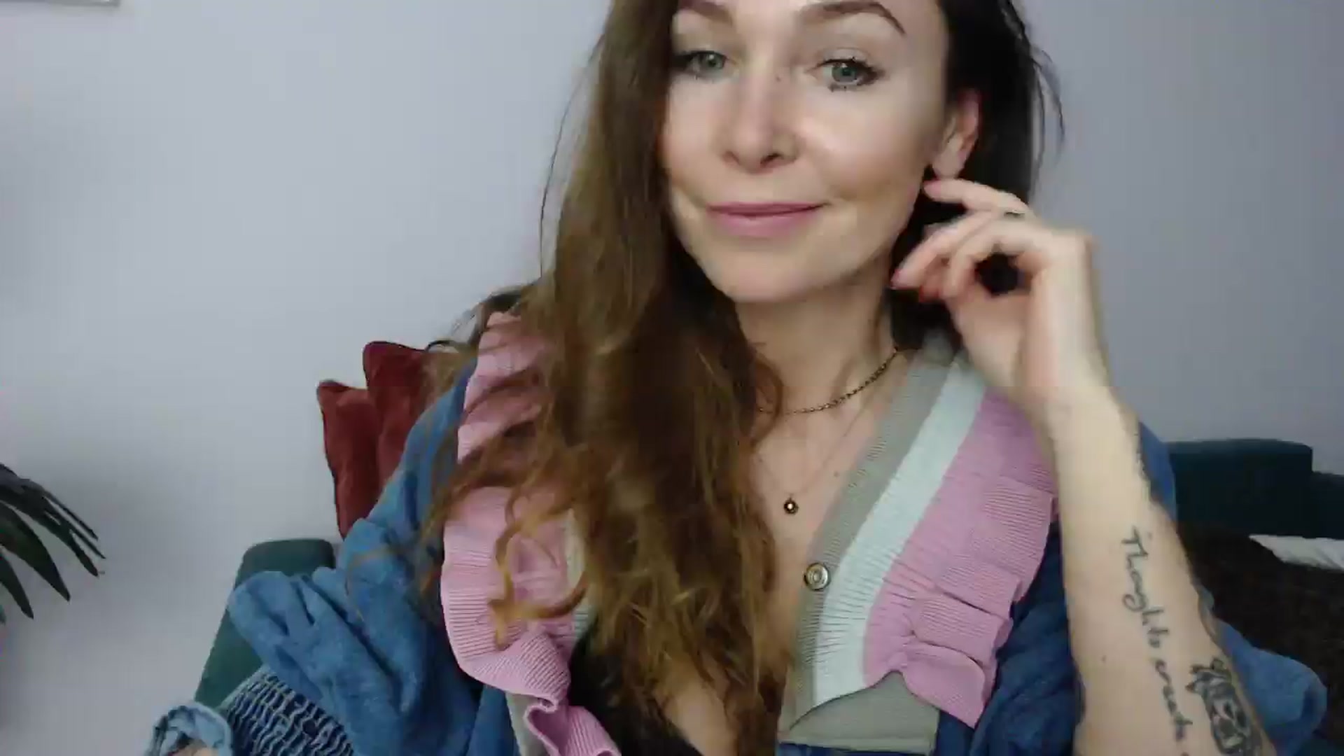Gallery image thumbnail from Delilah_sweet's myfreecams stream on, 04/15/2025, 18:26 image 5 of 20