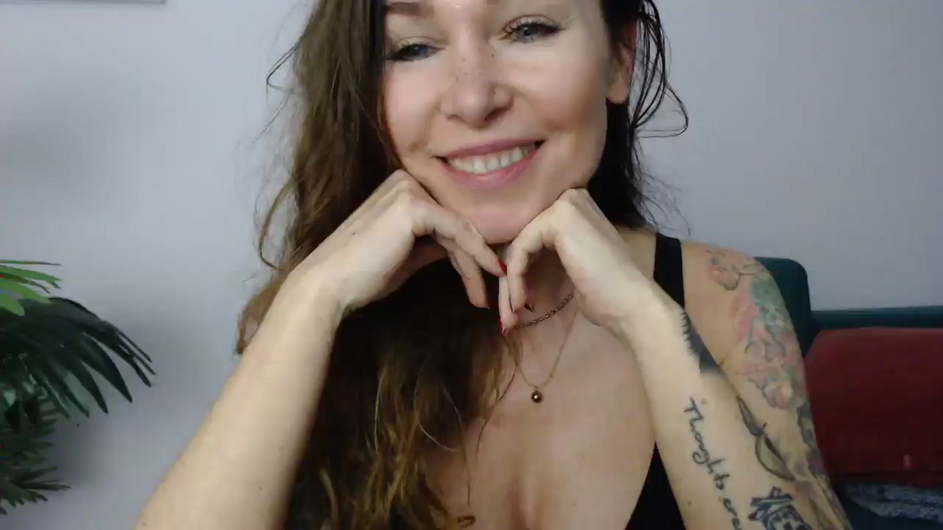 Gallery image thumbnail from Delilah_sweet's myfreecams stream on, 04/16/2025, 18:40 image 19 of 20