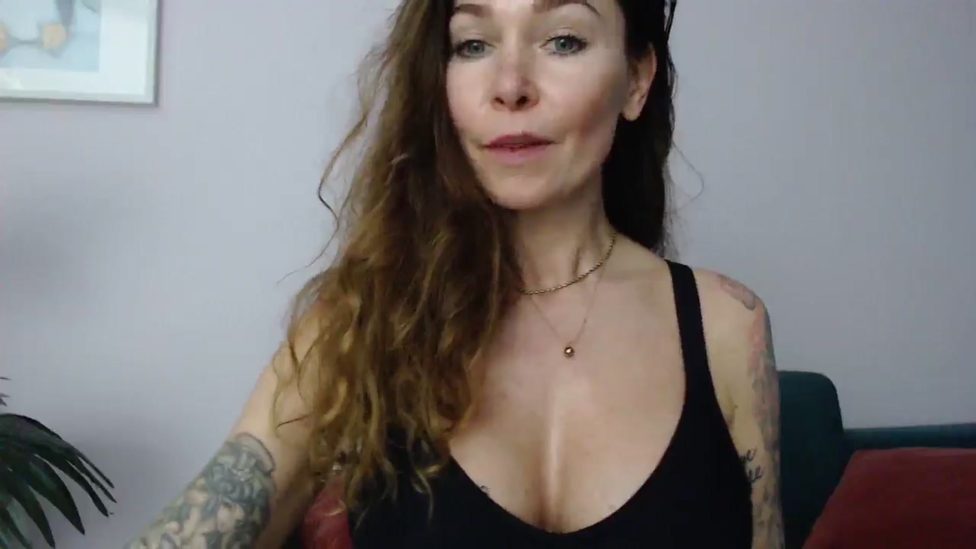 Gallery image thumbnail from Delilah_sweet's myfreecams stream on, 04/16/2025, 18:40 image 12 of 20