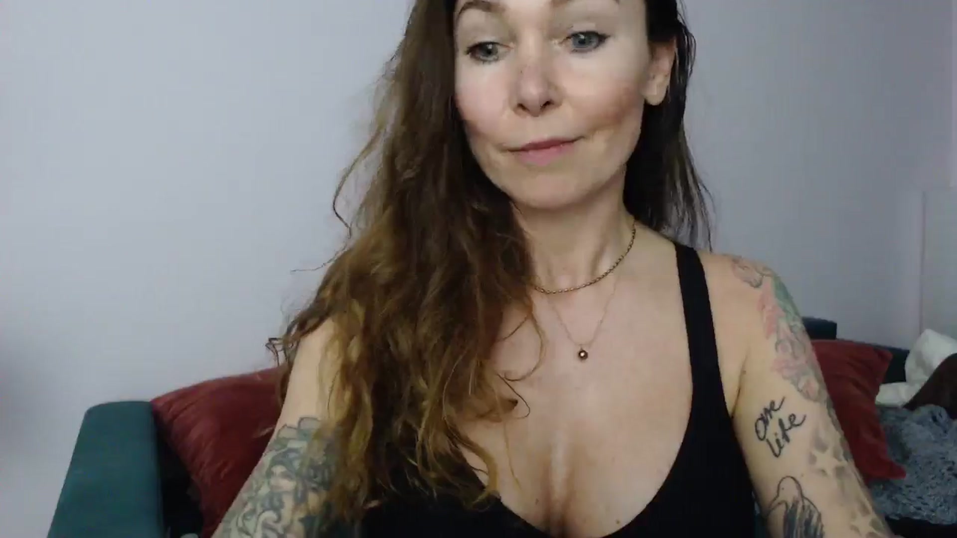 Gallery image thumbnail from Delilah_sweet's myfreecams stream on, 04/16/2025, 18:40 image 7 of 20