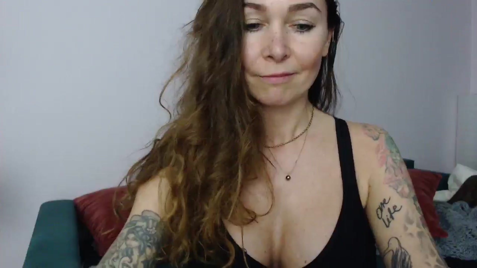 Gallery image thumbnail from Delilah_sweet's myfreecams stream on, 04/16/2025, 18:40 image 5 of 20