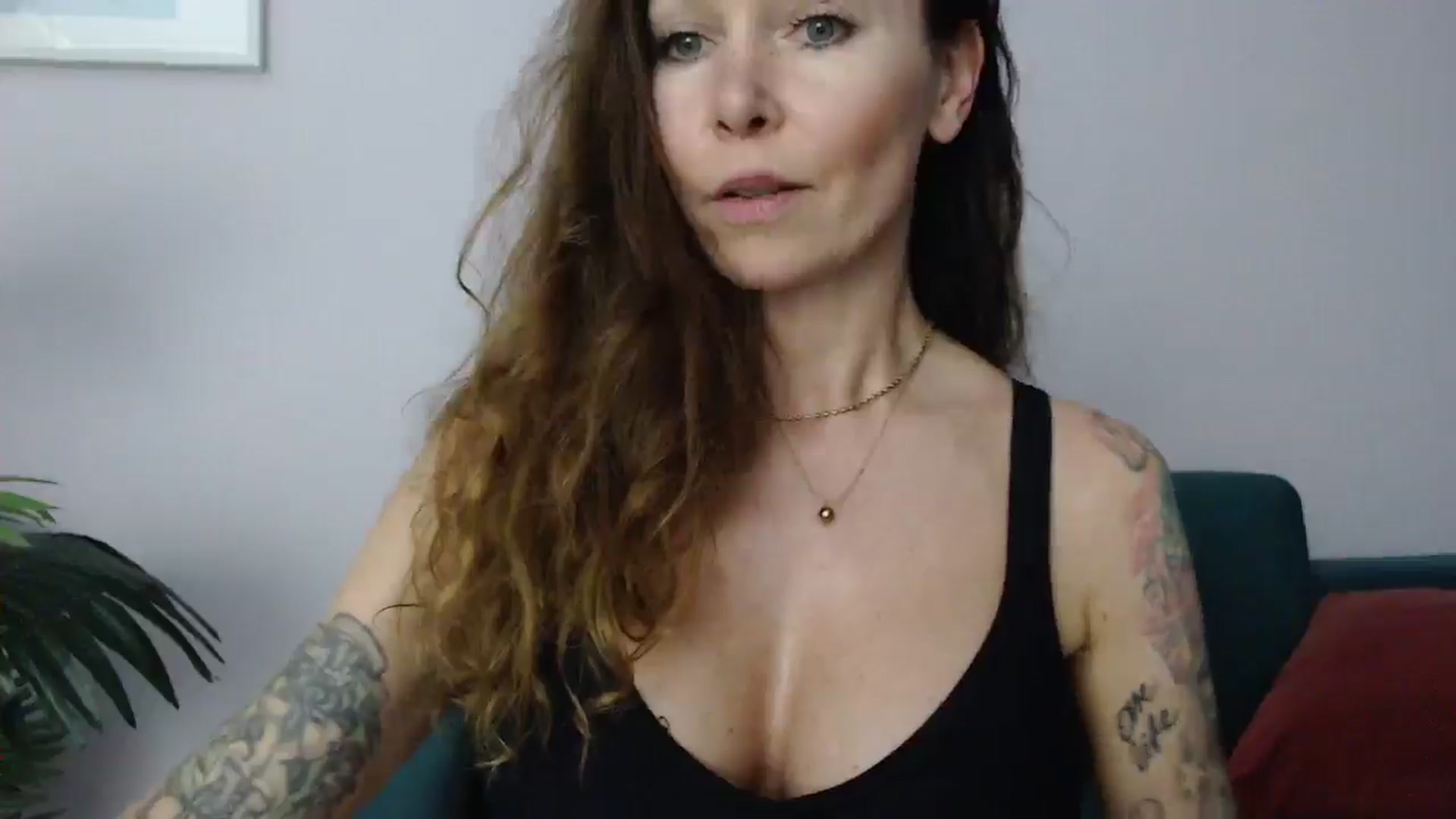 Gallery image thumbnail from Delilah_sweet's myfreecams stream on, 04/16/2025, 18:40 image 13 of 20
