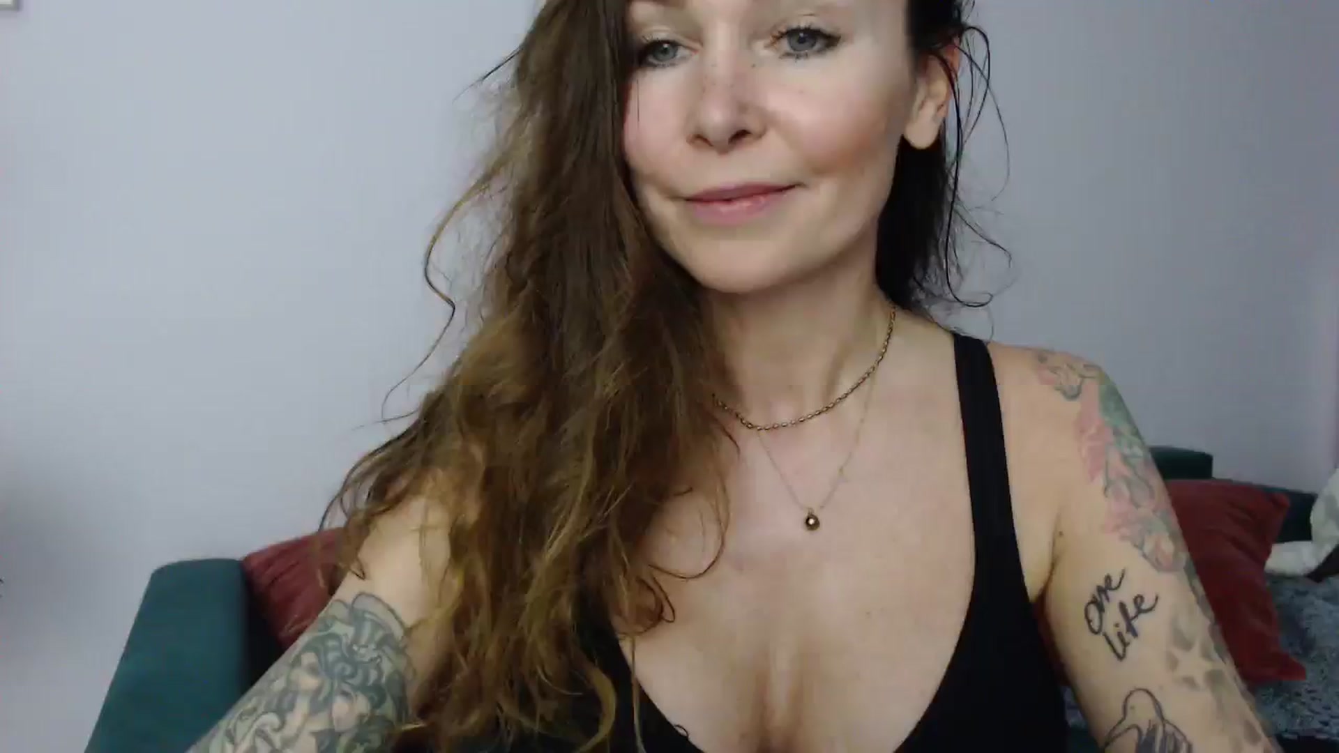Gallery image thumbnail from Delilah_sweet's myfreecams stream on, 04/16/2025, 18:40 image 1 of 20