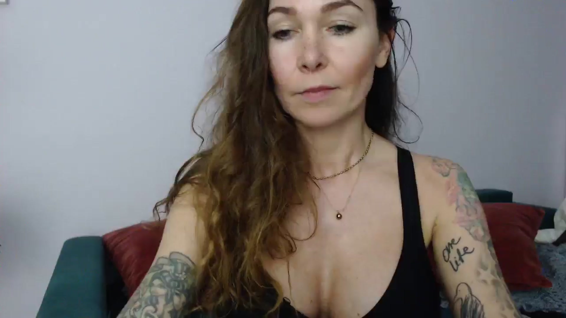 Gallery image thumbnail from Delilah_sweet's myfreecams stream on, 04/16/2025, 18:40 image 3 of 20