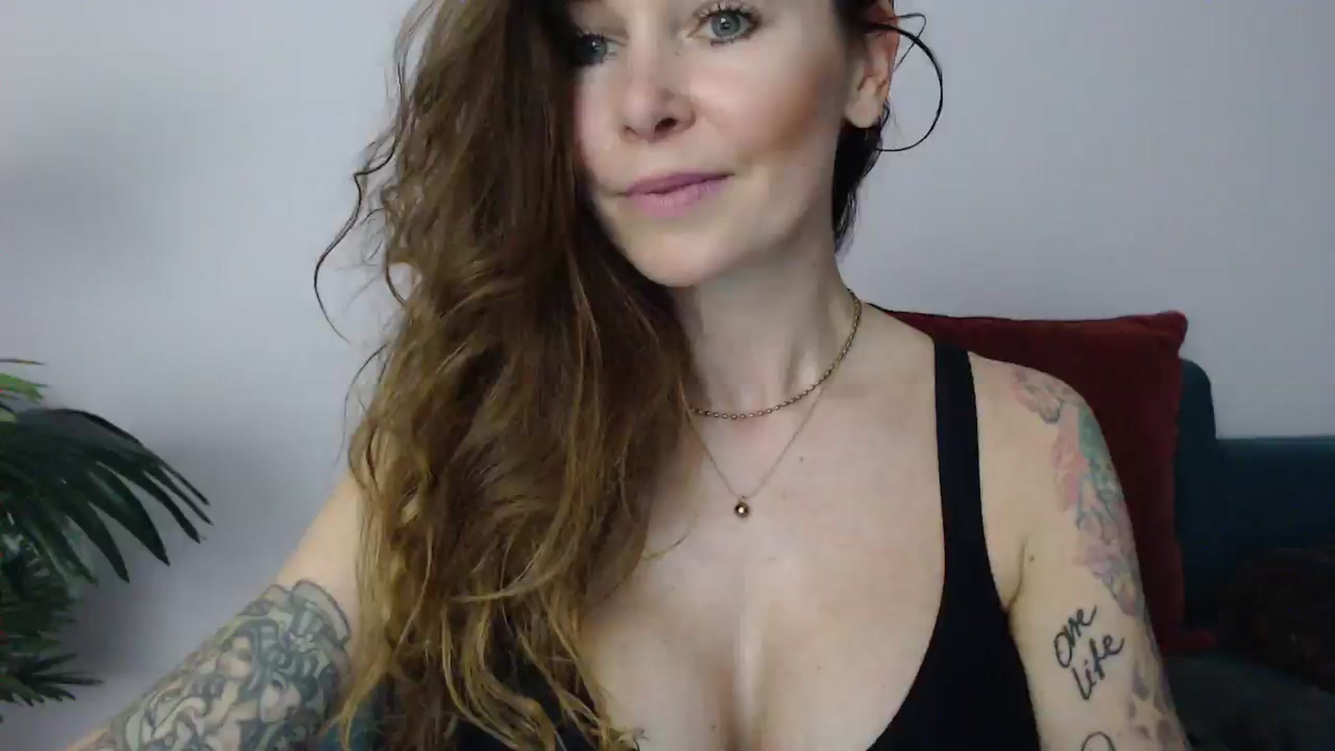 Gallery image thumbnail from Delilah_sweet's myfreecams stream on, 04/17/2025, 14:18 image 11 of 20