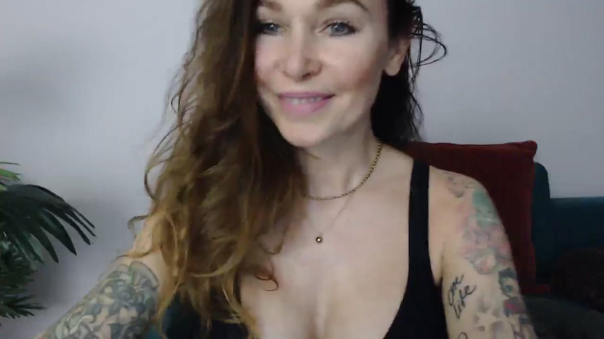 Gallery image thumbnail from Delilah_sweet's myfreecams stream on, 04/17/2025, 14:18 image 7 of 20