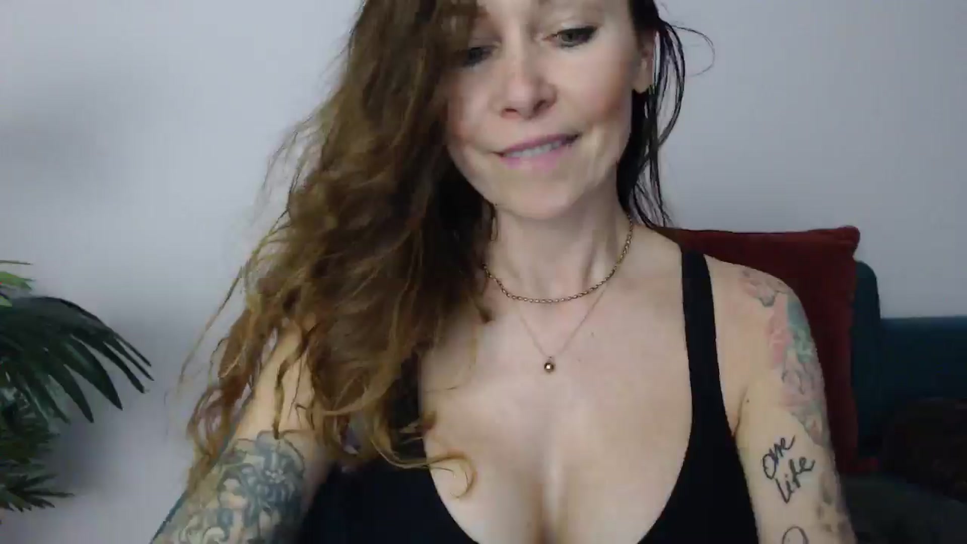 Gallery image thumbnail from Delilah_sweet's myfreecams stream on, 04/17/2025, 14:18 image 5 of 20