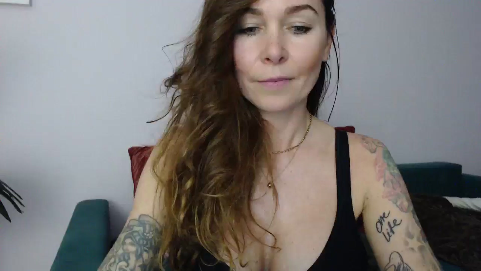 Gallery image thumbnail from Delilah_sweet's myfreecams stream on, 04/17/2025, 14:18 image 15 of 20