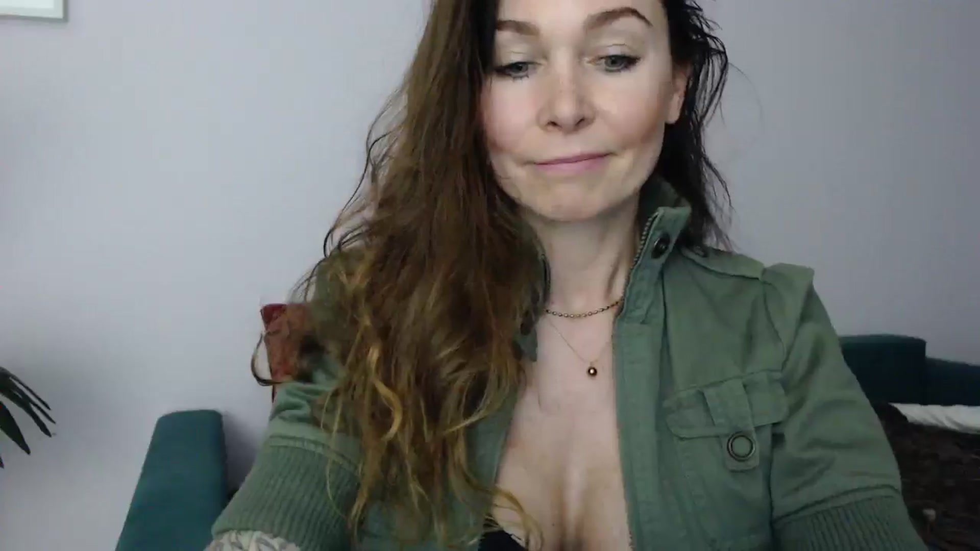 Gallery image thumbnail from Delilah_sweet's myfreecams stream on, 04/17/2025, 15:19 image 6 of 20