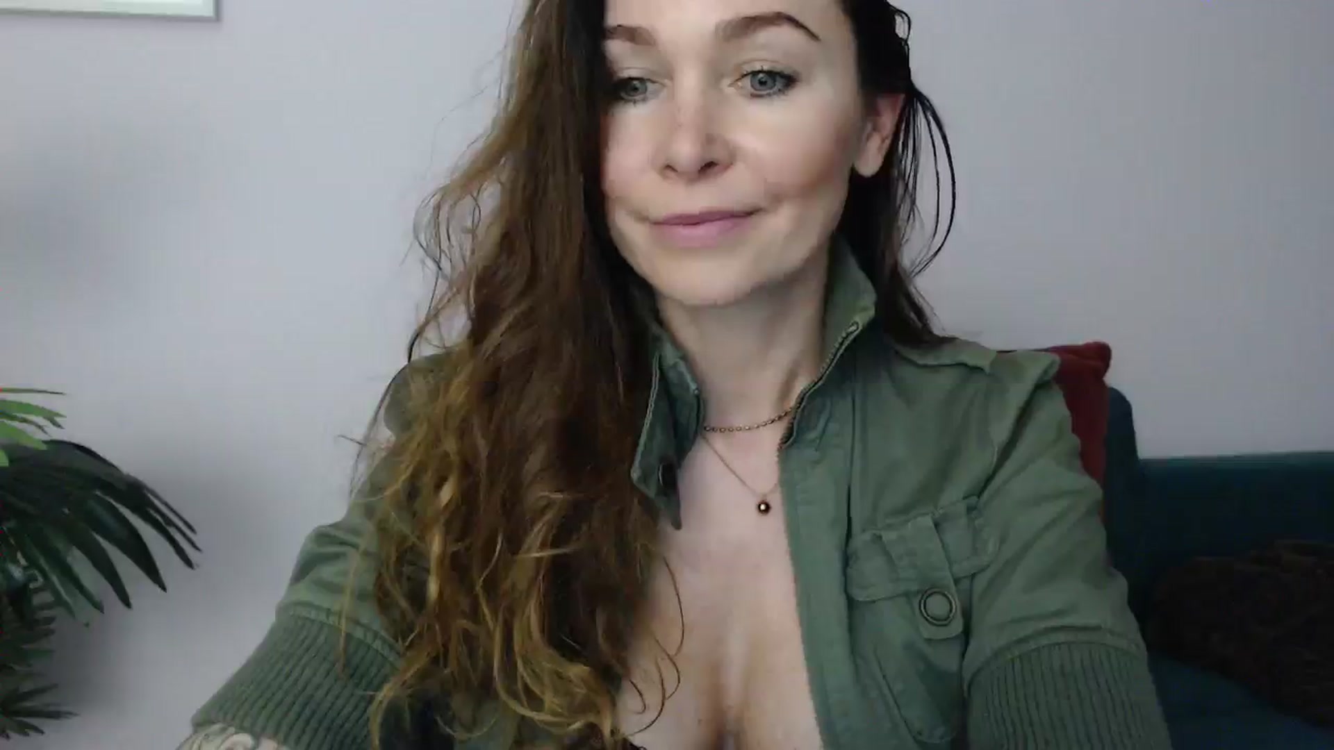 Gallery image thumbnail from Delilah_sweet's myfreecams stream on, 04/17/2025, 15:19 image 17 of 20