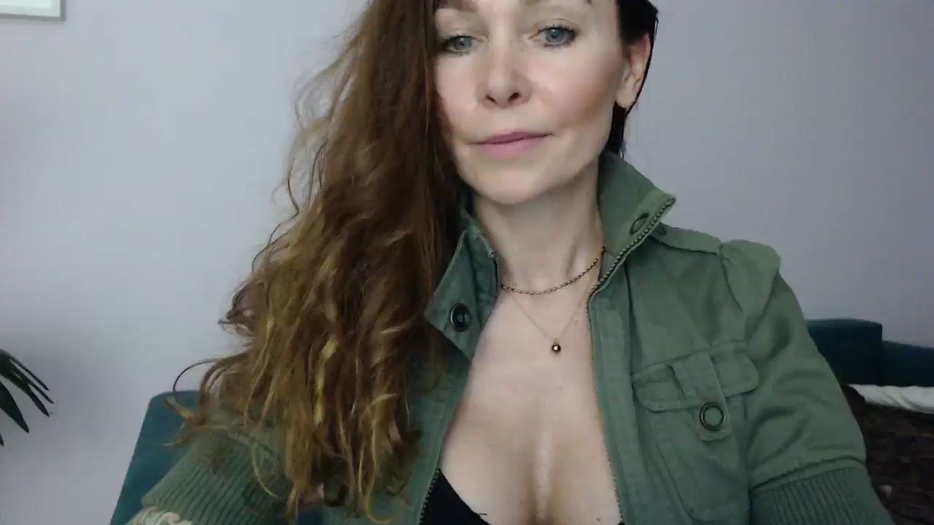 Gallery image thumbnail from Delilah_sweet's myfreecams stream on, 04/17/2025, 15:19 image 8 of 20