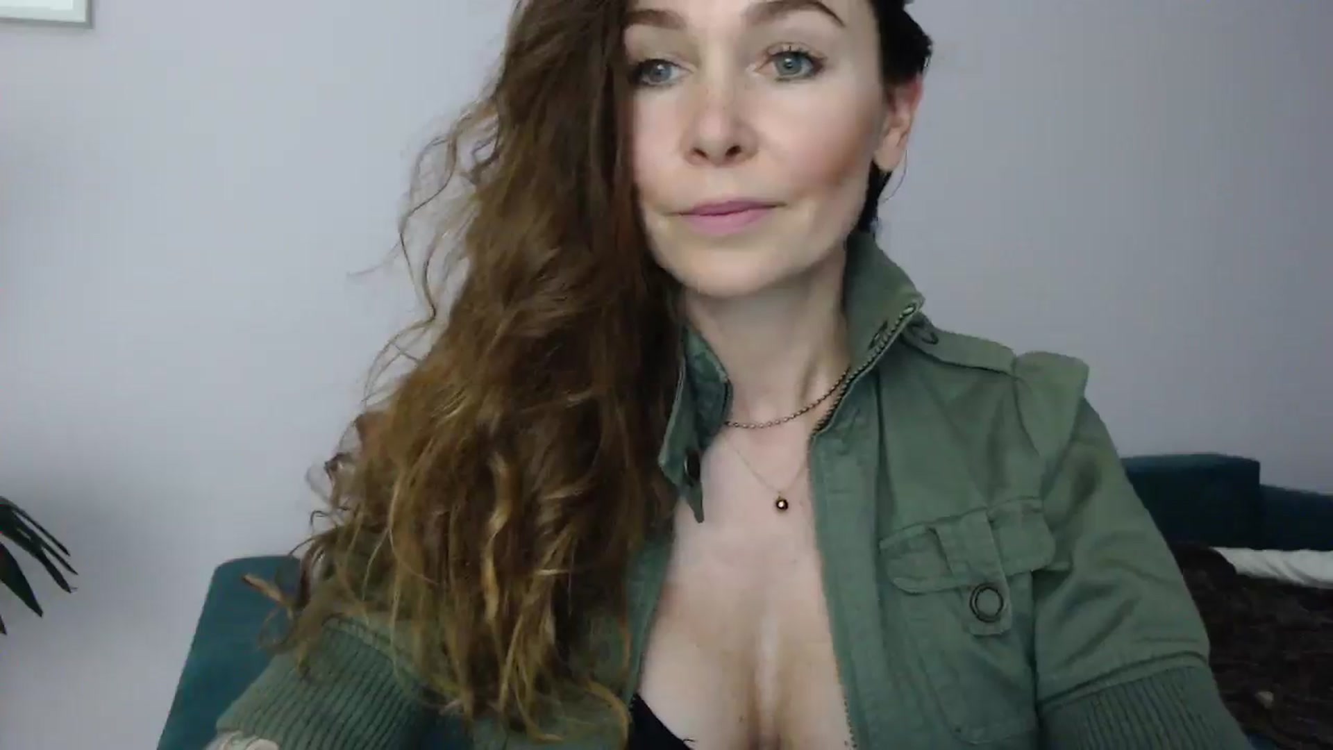 Gallery image thumbnail from Delilah_sweet's myfreecams stream on, 04/17/2025, 15:19 image 9 of 20