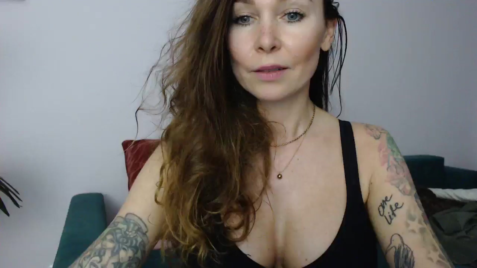 Gallery image thumbnail from Delilah_sweet's myfreecams stream on, 04/17/2025, 16:50 image 17 of 20