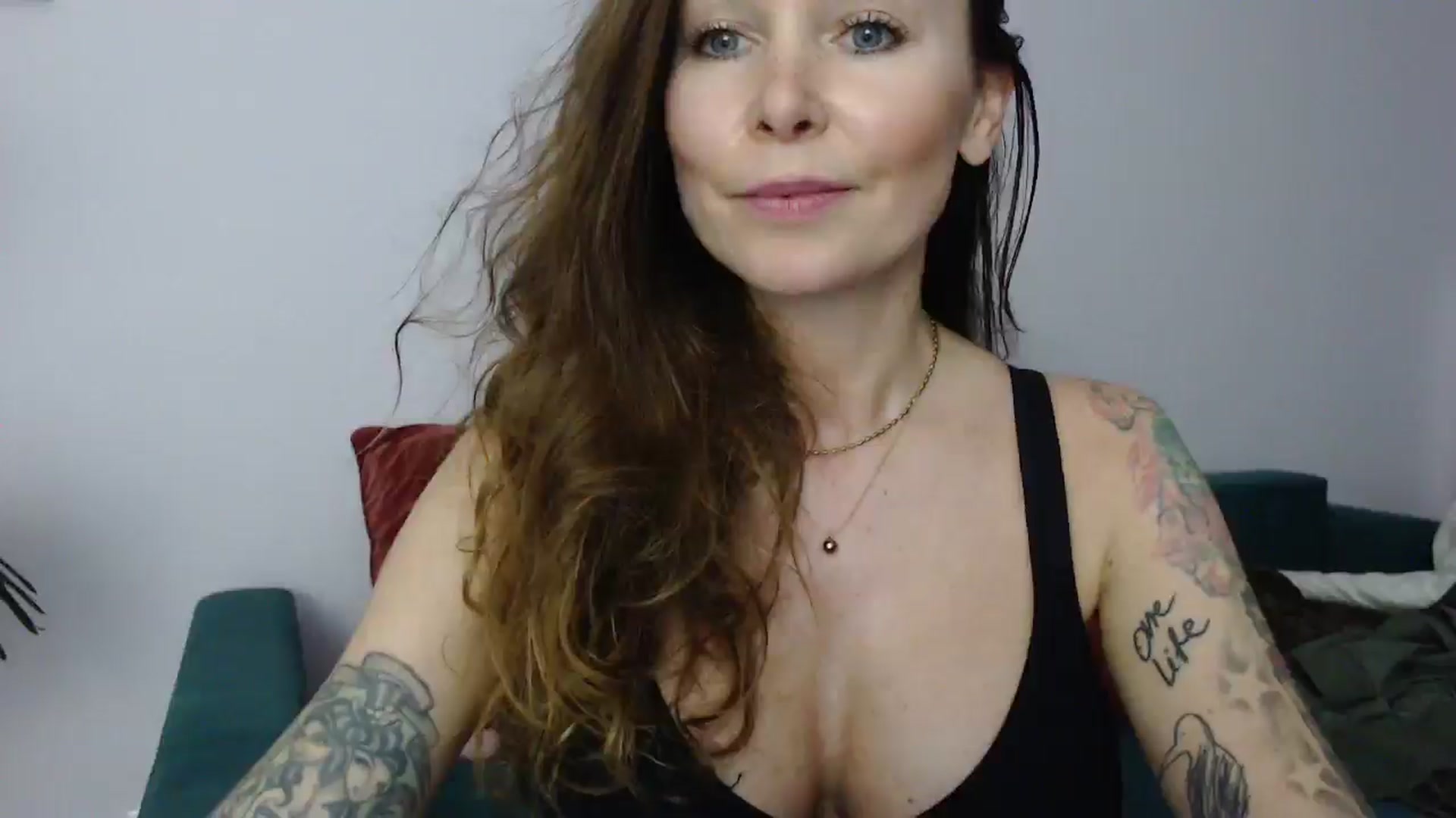 Gallery image thumbnail from Delilah_sweet's myfreecams stream on, 04/17/2025, 16:50 image 18 of 20