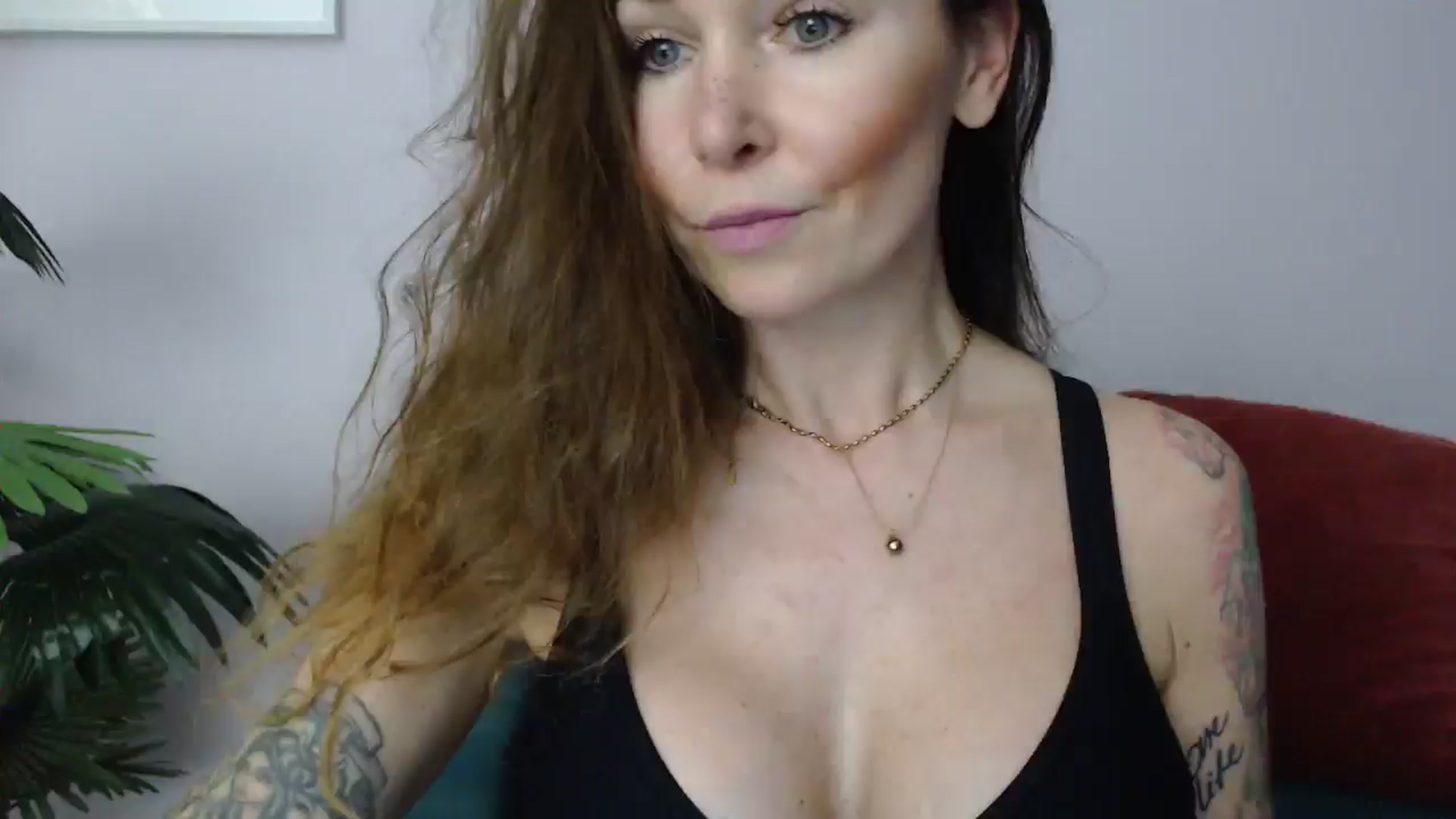 Gallery image thumbnail from Delilah_sweet's myfreecams stream on, 04/22/2025, 17:09 image 14 of 20