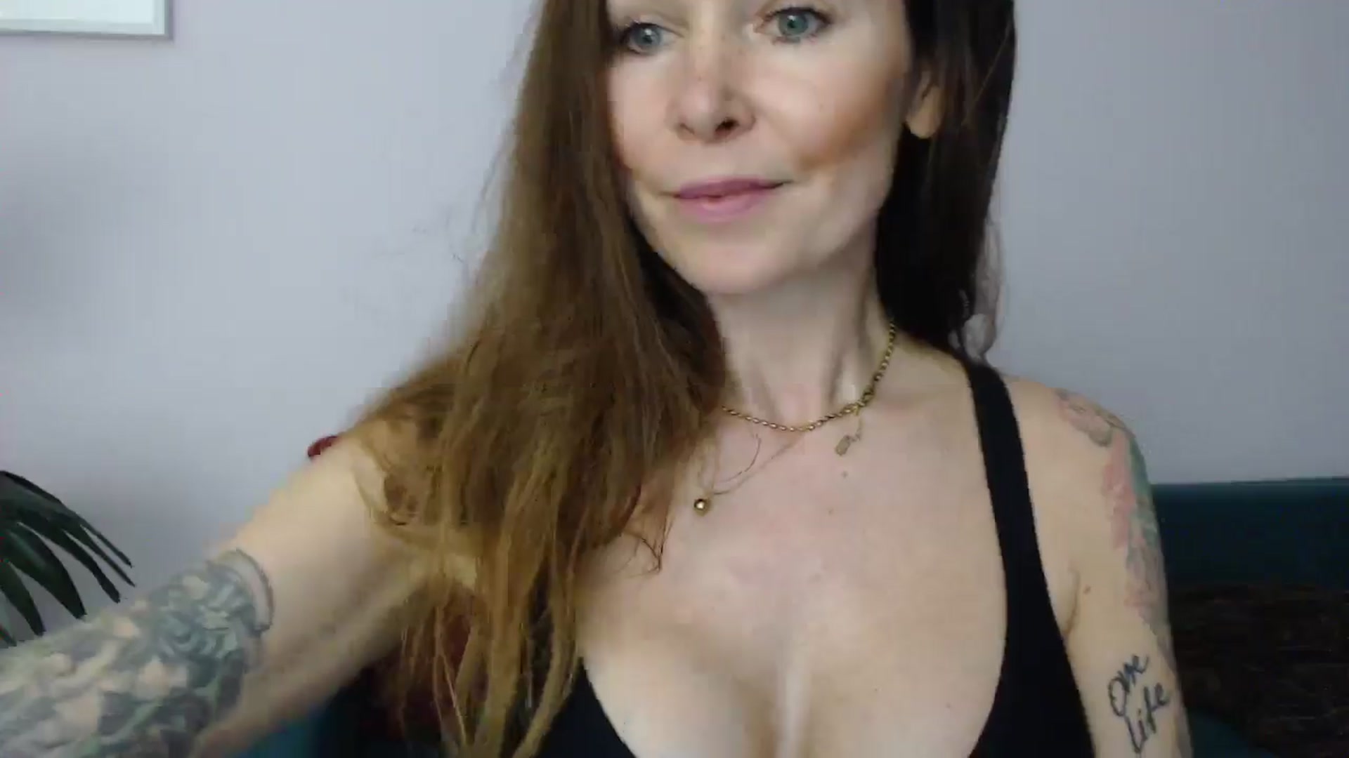 Gallery image thumbnail from Delilah_sweet's myfreecams stream on, 04/24/2025, 16:42 image 10 of 20