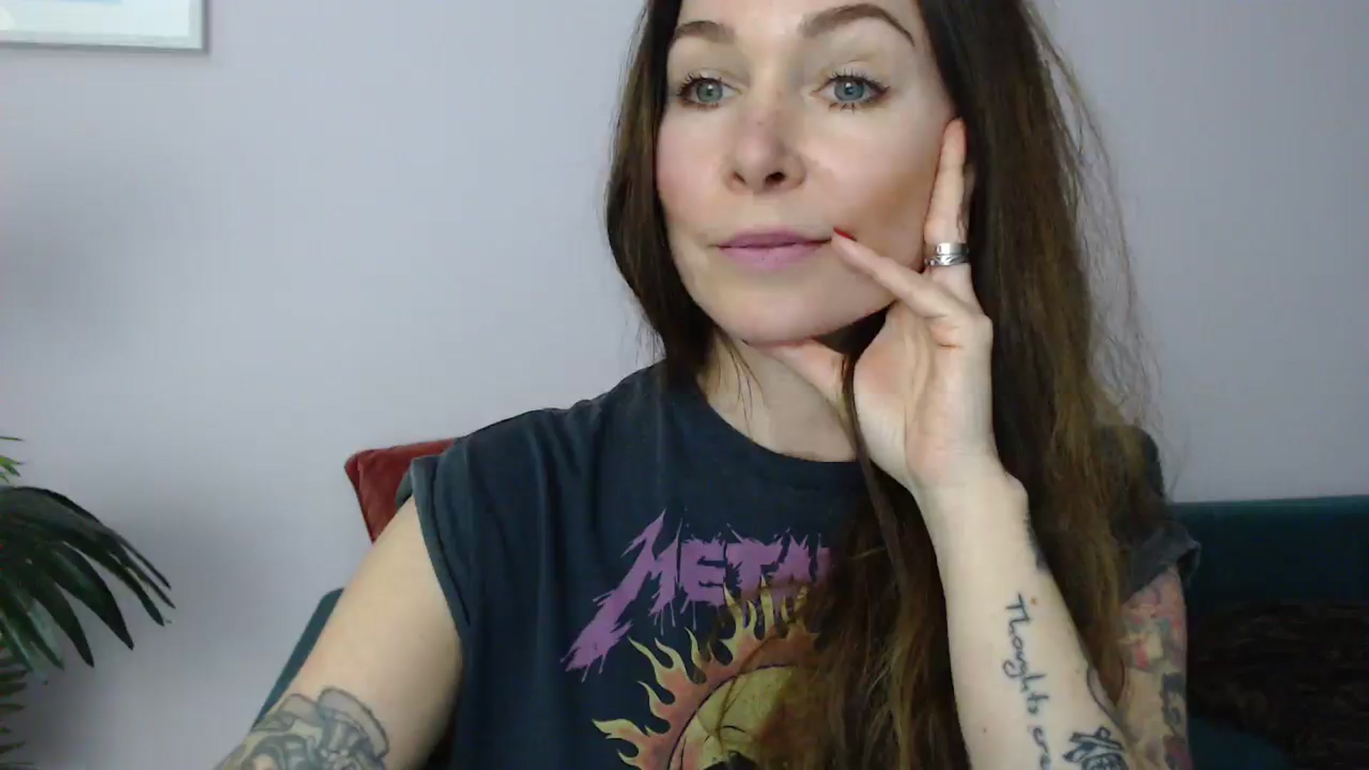 Gallery image thumbnail from Delilah_sweet's myfreecams stream on, 04/30/2025, 17:29 image 14 of 20