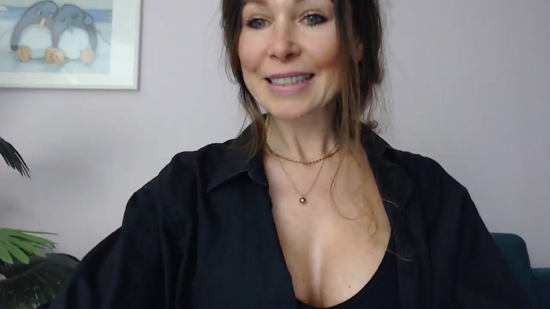 Gallery image thumbnail from Delilah_sweet's myfreecams stream on, 05/06/2025, 16:23 image 17 of 20