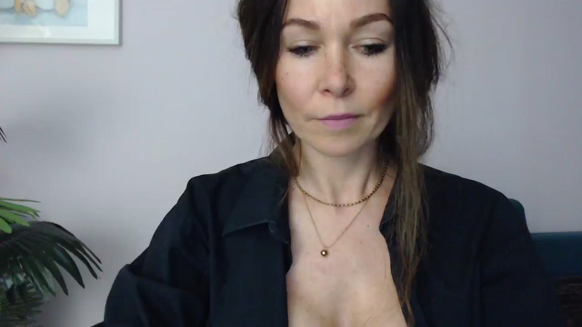 Gallery image thumbnail from Delilah_sweet's myfreecams stream on, 05/06/2025, 16:23 image 13 of 20