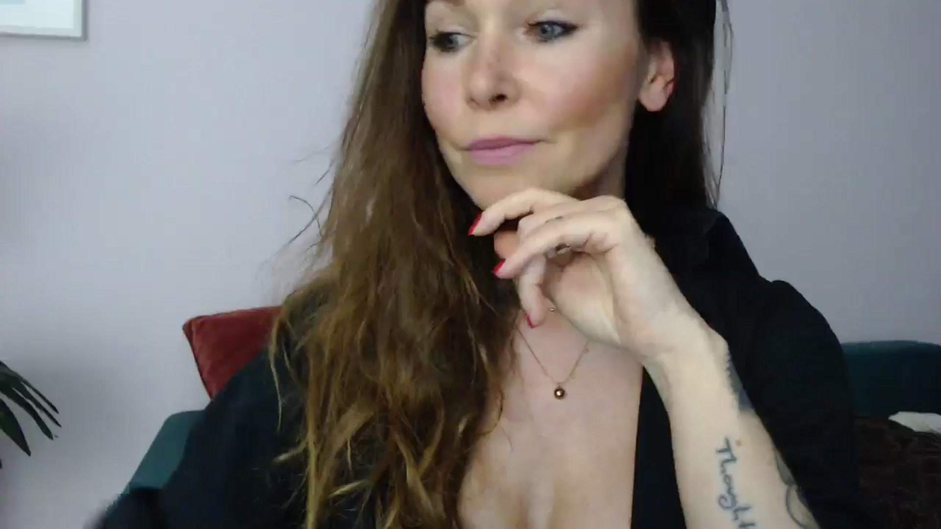 Gallery image thumbnail from Delilah_sweet's myfreecams stream on, 05/06/2025, 17:10 image 6 of 20