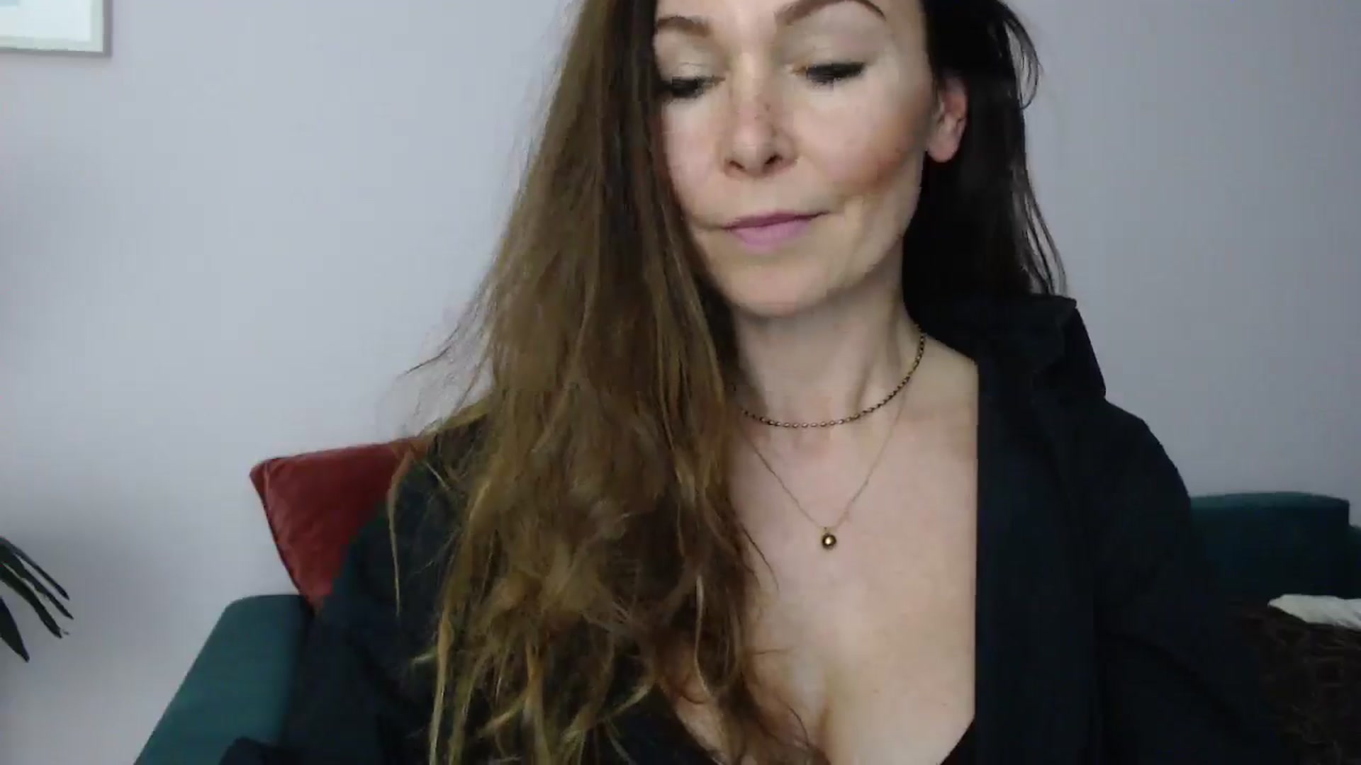 Gallery image thumbnail from Delilah_sweet's myfreecams stream on, 05/06/2025, 17:10 image 4 of 20