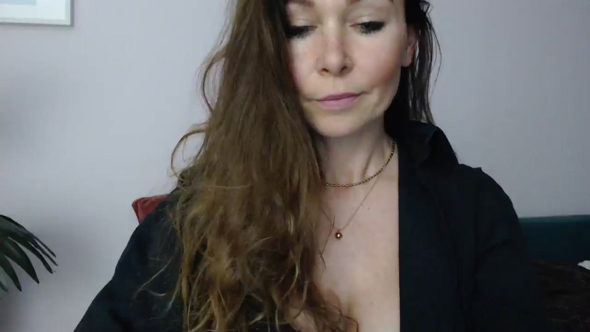 Gallery image thumbnail from Delilah_sweet's myfreecams stream on, 05/06/2025, 17:10 image 9 of 20