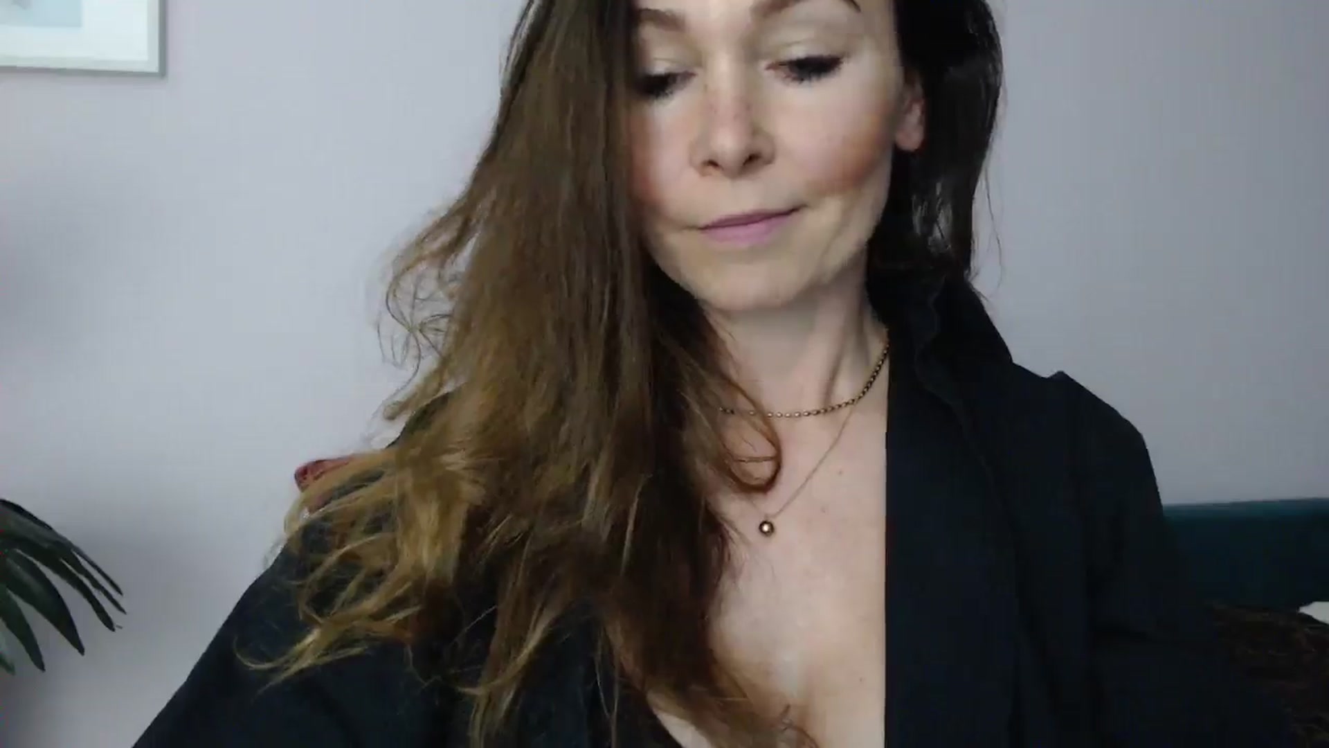 Gallery image thumbnail from Delilah_sweet's myfreecams stream on, 05/06/2025, 17:10 image 13 of 20