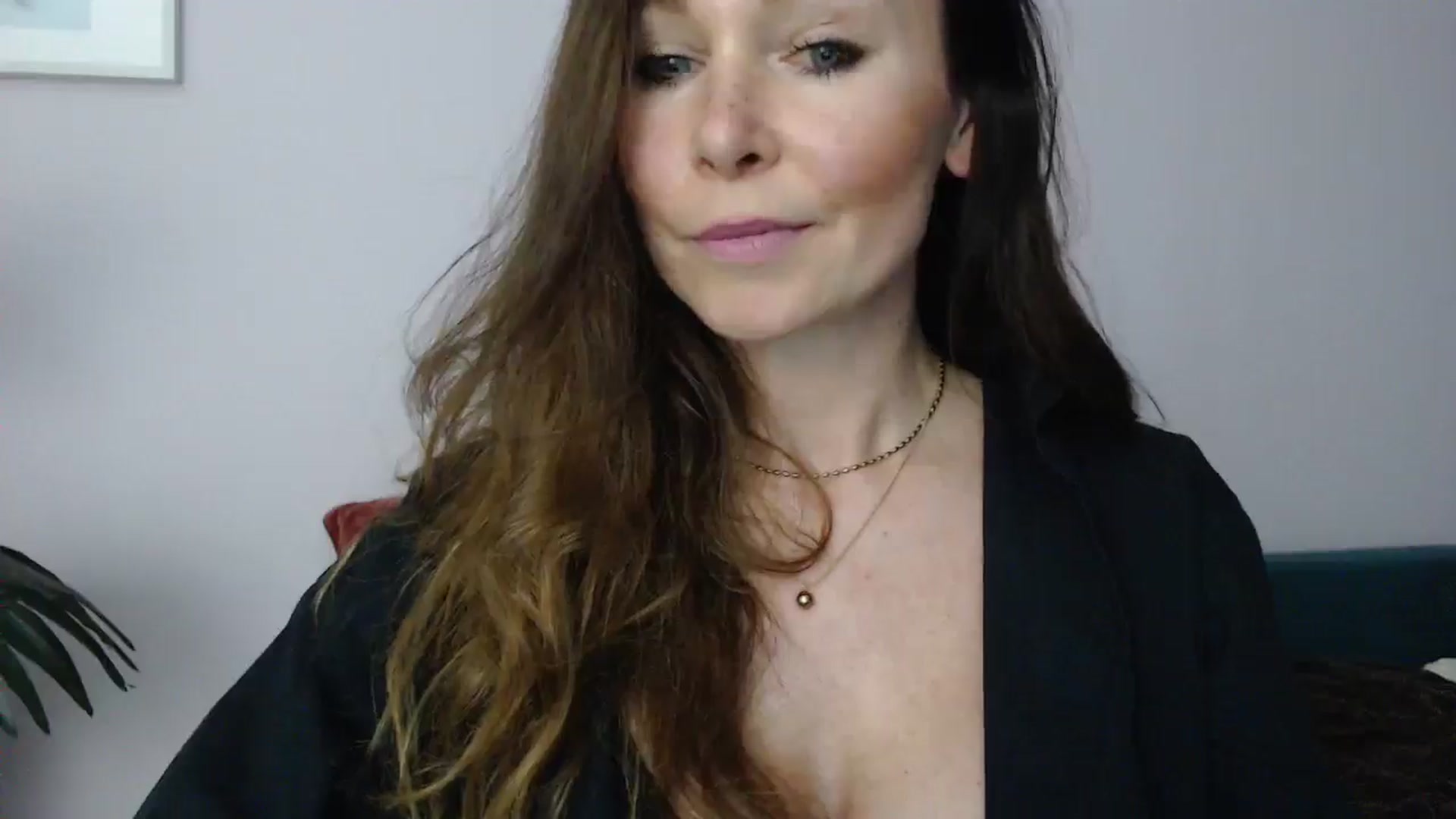 Gallery image thumbnail from Delilah_sweet's myfreecams stream on, 05/06/2025, 17:10 image 18 of 20