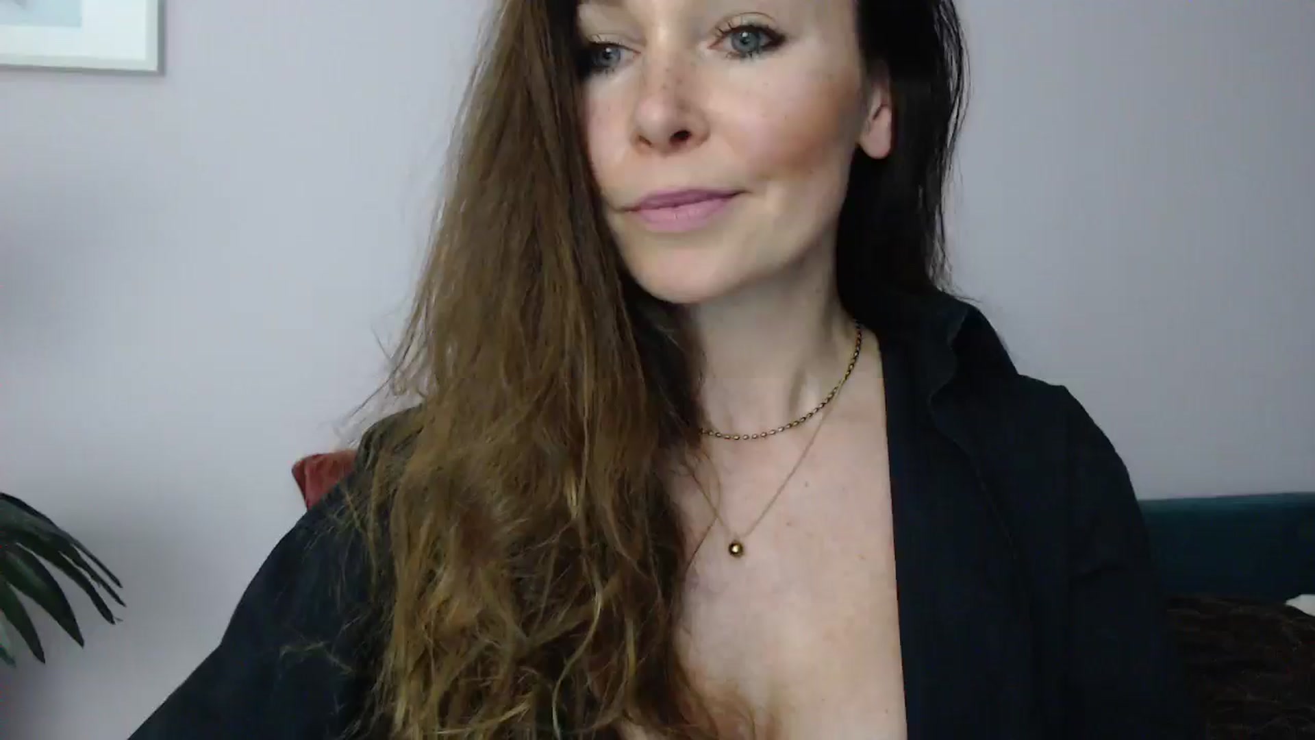 Gallery image thumbnail from Delilah_sweet's myfreecams stream on, 05/06/2025, 17:10 image 11 of 20