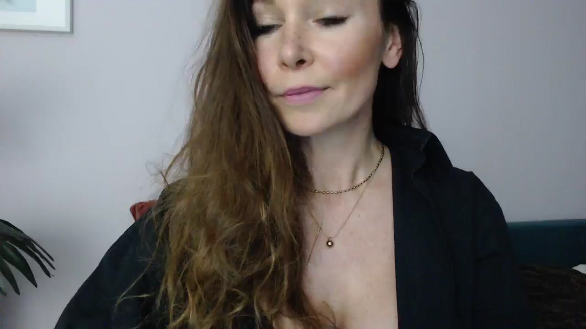 Gallery image thumbnail from Delilah_sweet's myfreecams stream on, 05/06/2025, 17:10 image 10 of 20