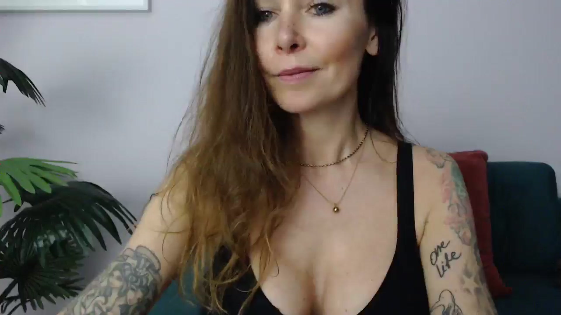 Gallery image thumbnail from Delilah_sweet's myfreecams stream on, 05/06/2025, 19:10 image 11 of 20