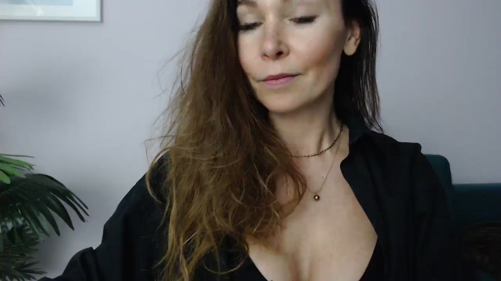 Gallery image thumbnail from Delilah_sweet's myfreecams stream on, 05/06/2025, 19:10 image 6 of 20