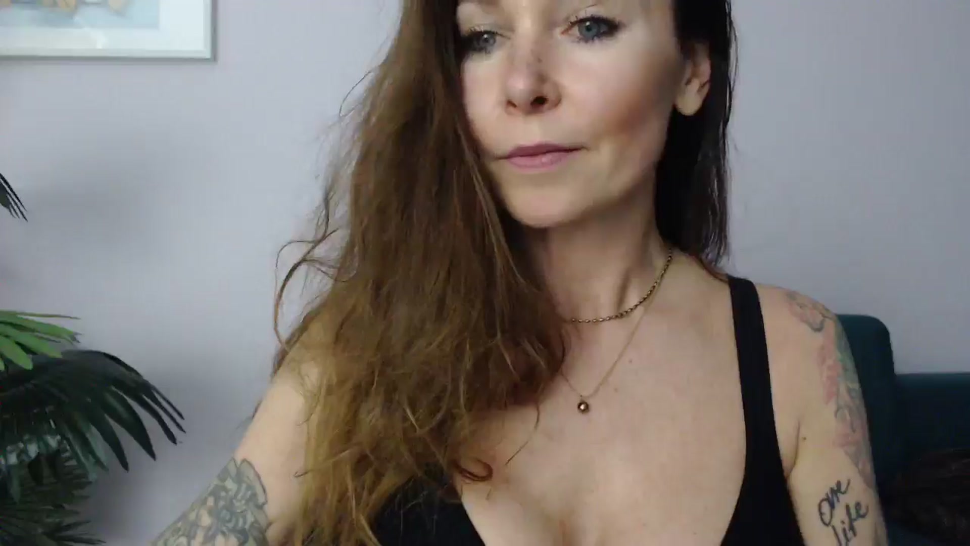Gallery image thumbnail from Delilah_sweet's myfreecams stream on, 05/06/2025, 19:10 image 2 of 20