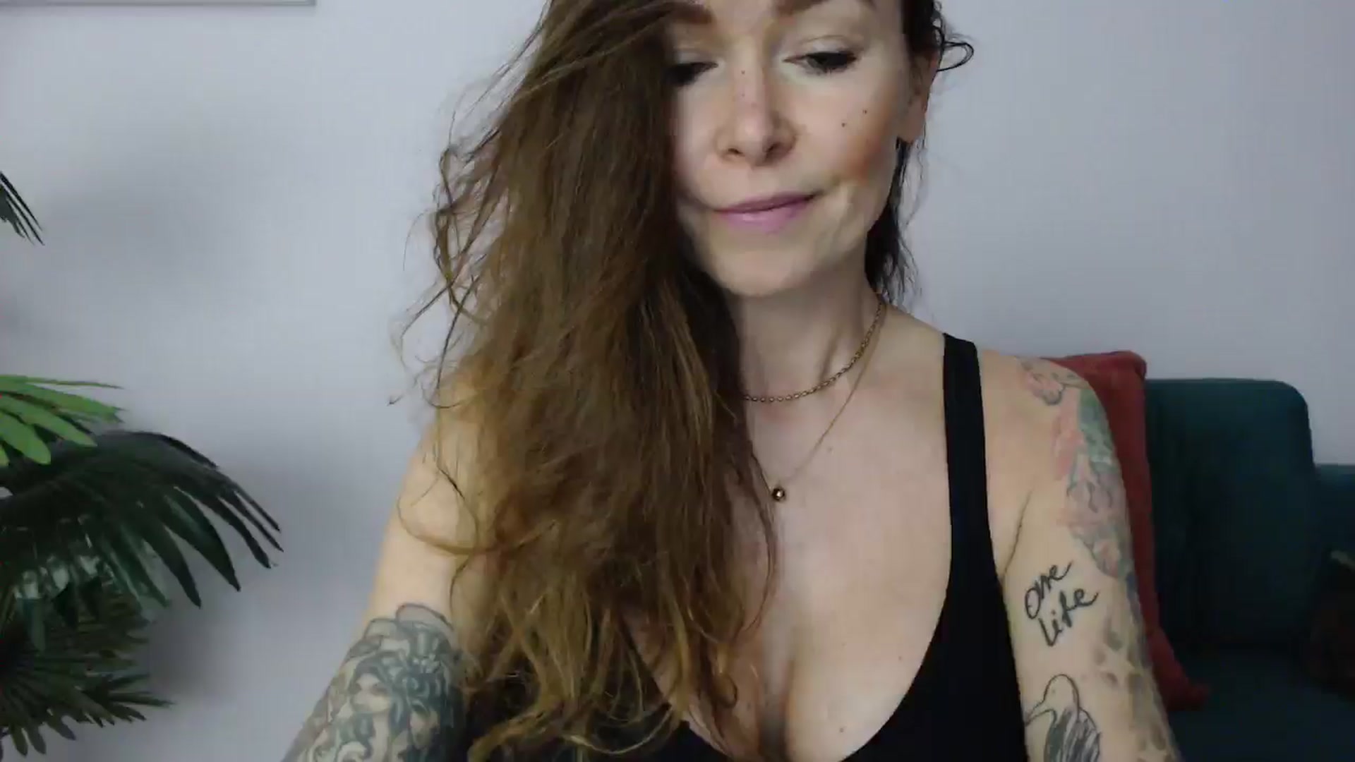 Gallery image thumbnail from Delilah_sweet's myfreecams stream on, 05/07/2025, 16:20 image 19 of 20