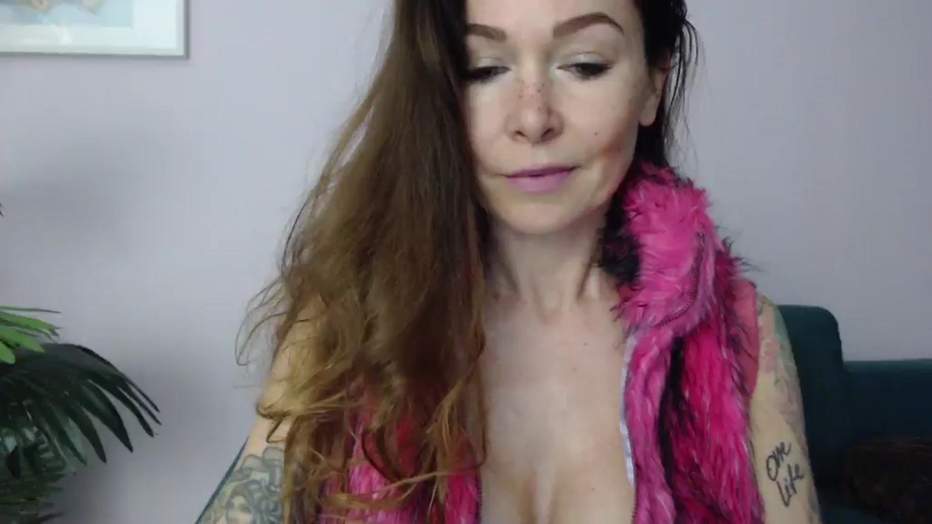 Gallery image thumbnail from Delilah_sweet's myfreecams stream on, 05/08/2025, 14:25 image 2 of 20