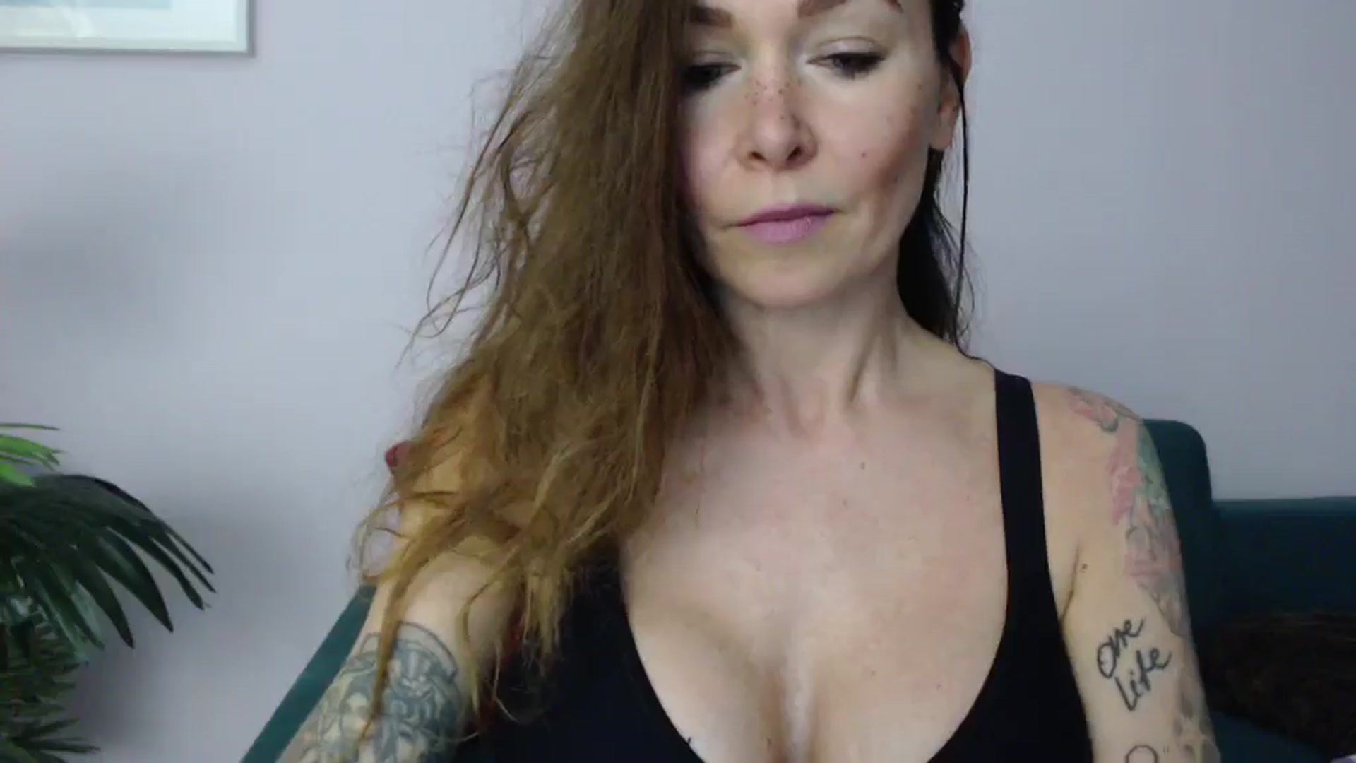 Gallery image thumbnail from Delilah_sweet's myfreecams stream on, 05/08/2025, 14:25 image 16 of 20
